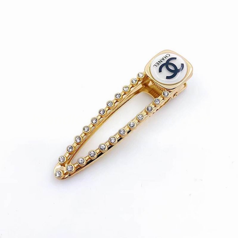 Chanel Brooch 311